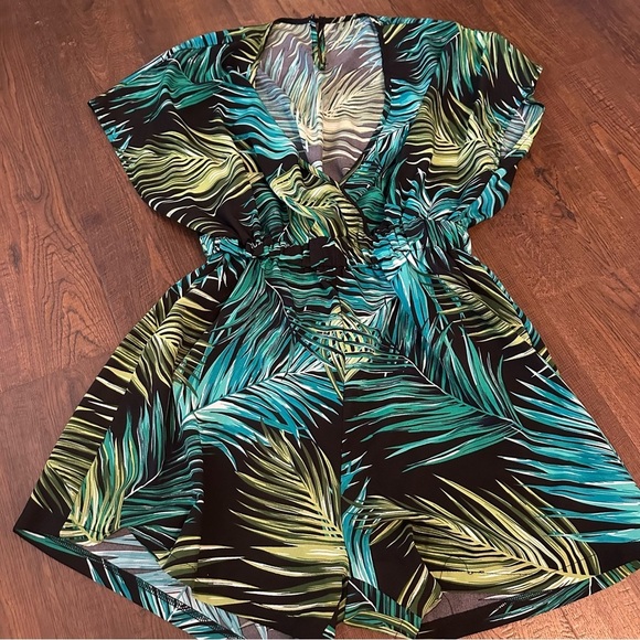 SHEIN Pants - SHEIN Vibrant Palm Leaf Tropical Dressy Romper / Jumper  XL